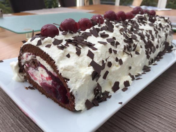 Schwarzwälder Kirschrolle