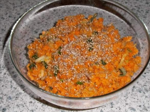 Möhrensalat mit Sonnenblumenkernen
