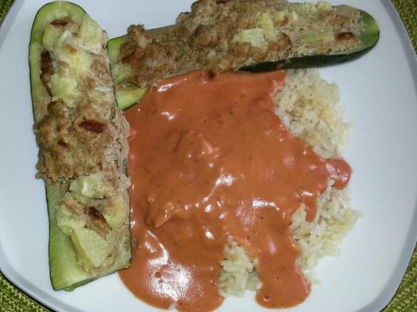 Gefüllte Zucchini
