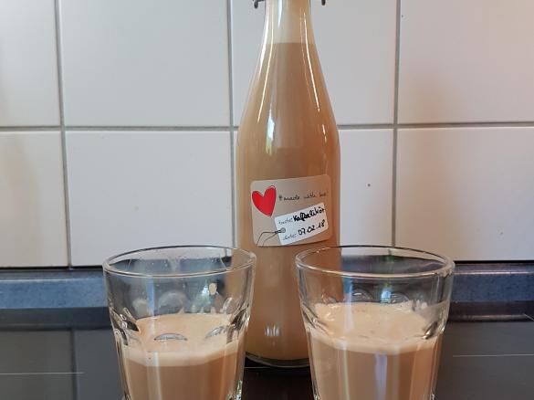 Kaffeelikör á la Baileys