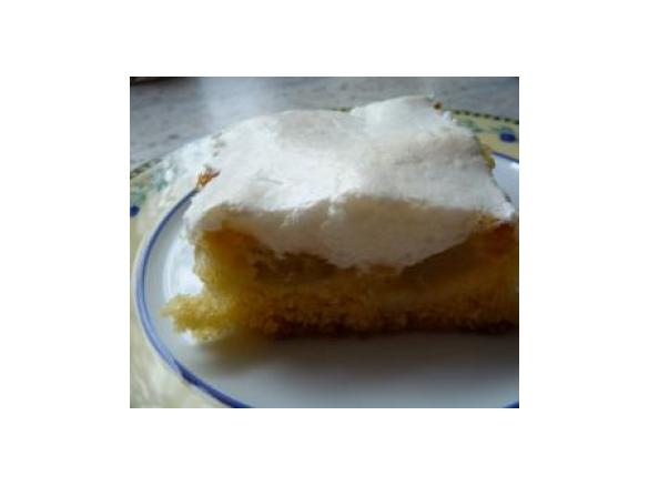 Rhabarberkuchen unter Wolken