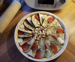 Aubergine auf Flammkuchenteig