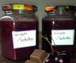 Variation von Kirsch / Schokoladen Marmelade 