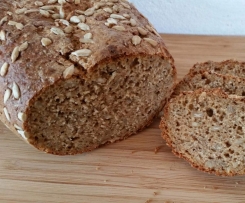 6-Korn-Brot mit Chia und Sonnenblumenkernen