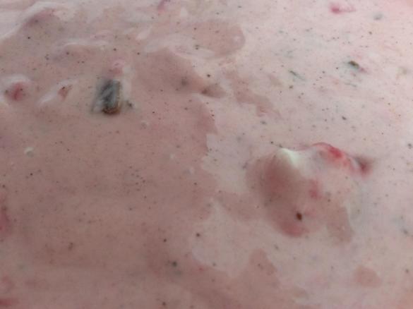 Erdbeer-Himbeer-Quark mit Schokoraspeln