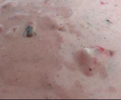 Erdbeer-Himbeer-Quark mit Schokoraspeln