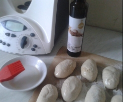 einfache Brötchen mit Macadamia Nußöl