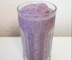Banane Blaubeer Frühstücks-Smoothie mit Haferflocken