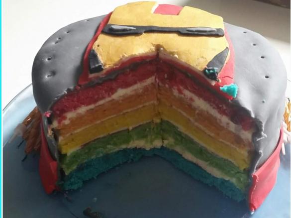 Regenbogentorte klein