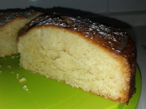 Saftiger Kokosnuss Kuchen mit Kokosnussmilch
