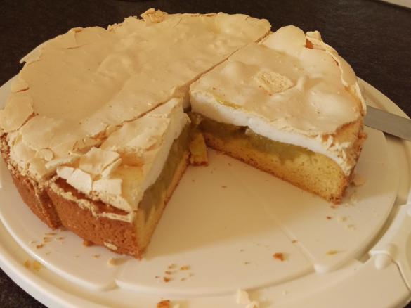 Rhabarberkuchen mit Baiser