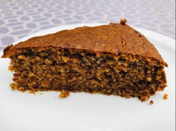 Karottenkuchen mit Banane und Walnüssen (super-saftig)