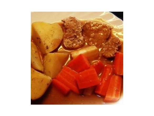 Schweinfilet mit Kartoffeln und Gemüse