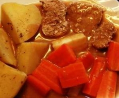 Schweinfilet mit Kartoffeln und Gemüse