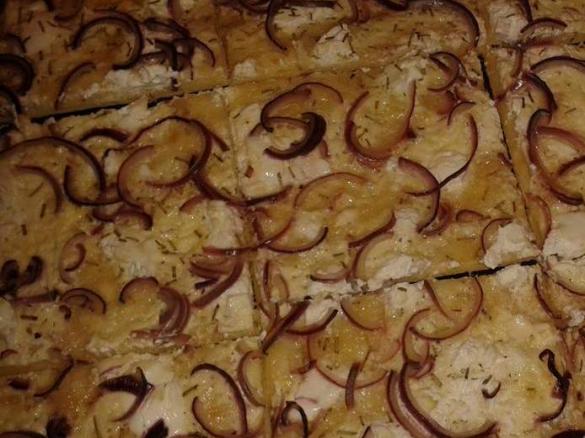 Variation von Flammkuchen - mit Ziegenkäse