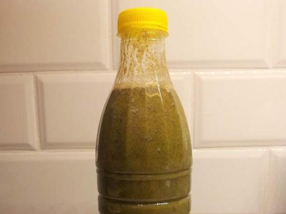 Grüner Smoothie  oder grünes Softeis mit Brennnesseln, ganz einfach, vegan