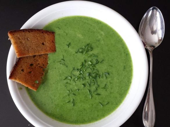 Kräutersuppe - nicht nur für Gründonnerstag!