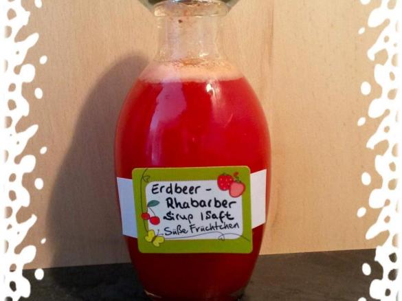 Erdbeer - Rhabarber - Sirup / Saft