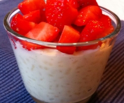 Sahnemilchreis mit Erdbeeren