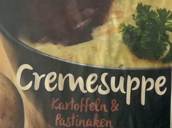 Cremesuppe aus Kartoffeln und Pastinacke mit Wildschinken