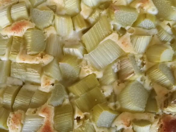 Rhabarberkuchen mit Marzipan