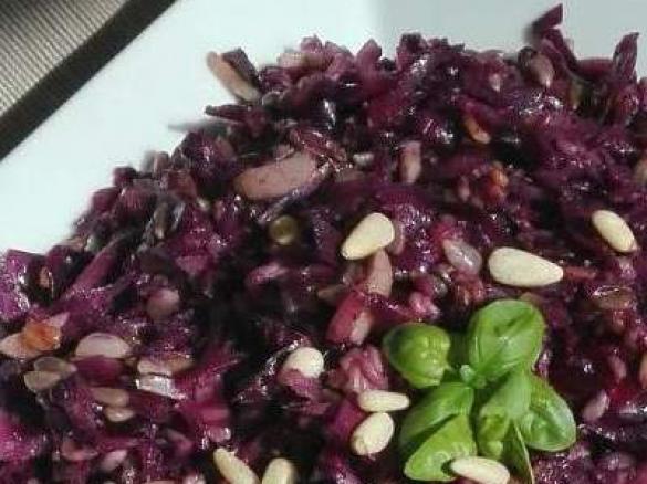 Kerniger Rotkrautsalat