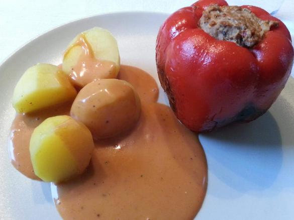 Gefüllte Paprika (mit Hack)