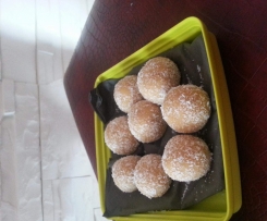 Kokos-Eierliķör-Biskuitkugeln