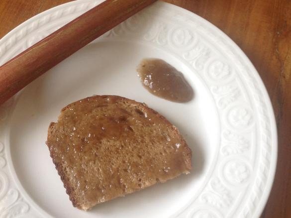 Rhabarbermarmelade mit Vanille und Holunderblütensirup