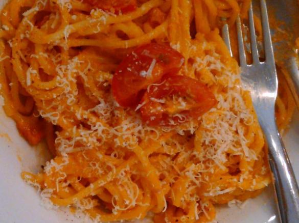 Spaghetti mit Kürbis-Sauce