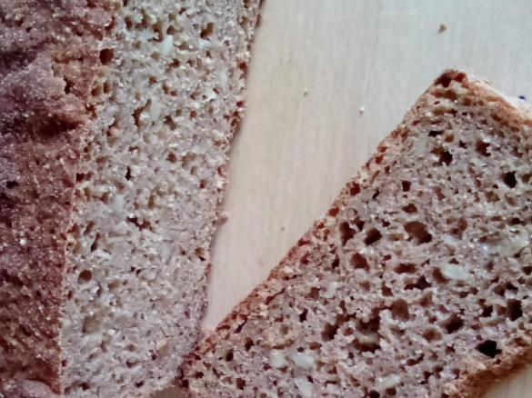 saftiges Roggenschrotbrot