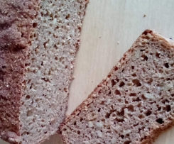 saftiges Roggenschrotbrot