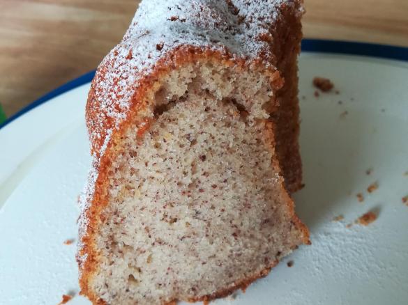 Jogurt-Nuss-Gugelhupf - super saftig!