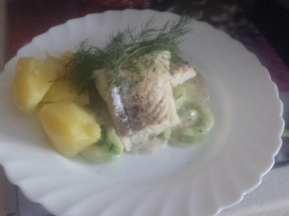 Dillgurken mit Kabeljau und Salzkartoffeln