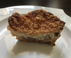 Apfel-Käsekuchen Muffins mit Crumble