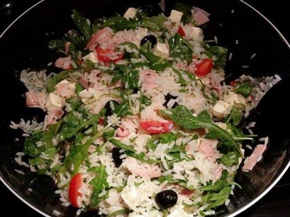 Reissalat mit Rucola und Feta 