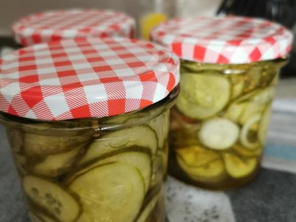 Süß-scharfe Sandwichgurken