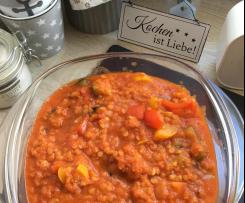 Zucchini-Paprika-Soße mit roten Linsen