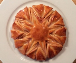 Brioche-Stern mit Marmeladenfüllung - 1/2 Rezept optimaler Singlekuchen