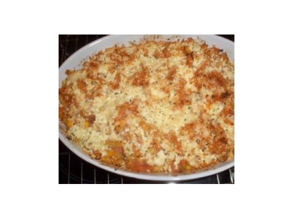 Nudelauflauf mit Thunfisch in Tomatensahne