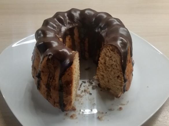 Eierlikörkuchen mit Schokostreusel