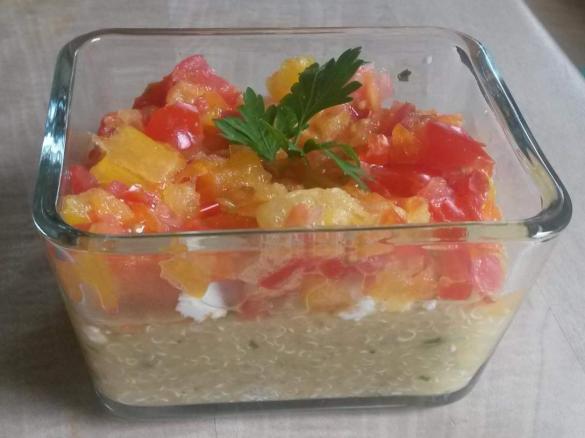 Quinoa-Schicht-Salat