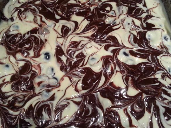 Käsekuchen-Blaubeer-Brownies
