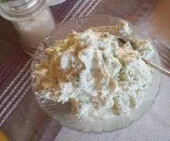 Variation von Mediteraner Käseaufstrich