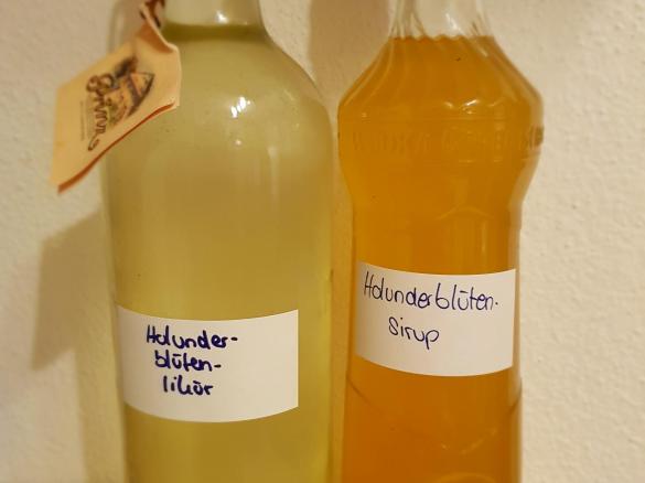 Holunderblütenlikör