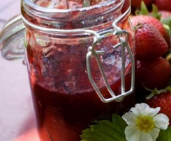 Variation von Erdbeer-Balsamico-Marmelade ( mit Himbeeren)