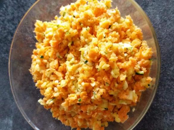 Möhren-Zucchini-Apfel-Salat