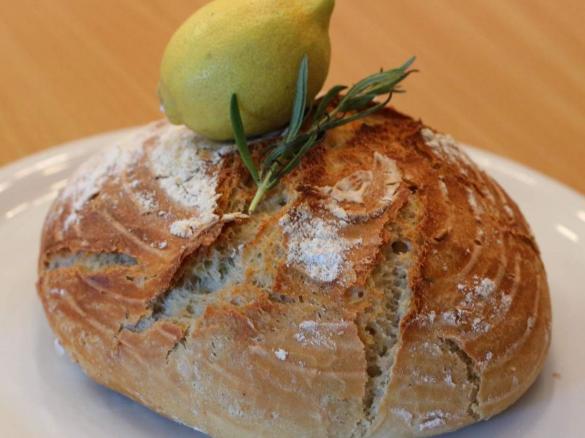 Zitronen-Rosmarin-Dinkelbrot