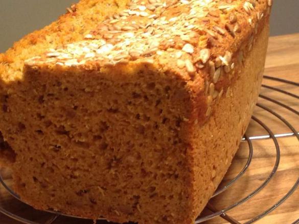 Körnig-saftiges Roggen-Dinkel-Brot 