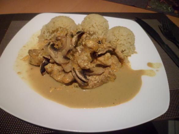 Putengeschnetzeltes mit Reis und fruchtiger Currysauce RDT 15.01.14